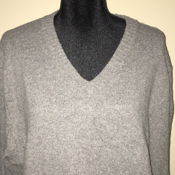 Men’s lands end v-neck sweater - Picture 2 of 3